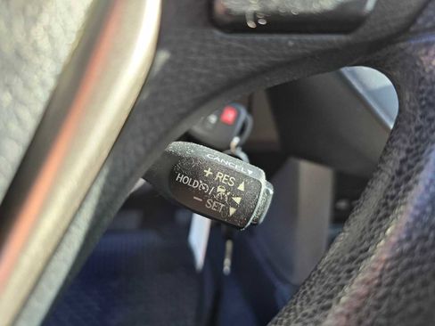 Certified 2017 Toyota RAV4 LE AWD/4WD image 32