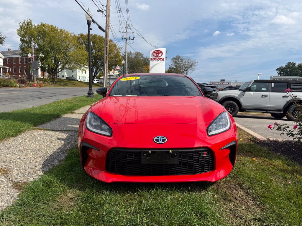 Used 2025 Toyota GR86 Premium w/ Performance Package RWD image 3