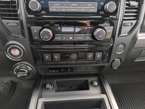 Used 2024 Nissan Titan PRO-4X w/ Pro-4x Convenience Package AWD/4WD image 24