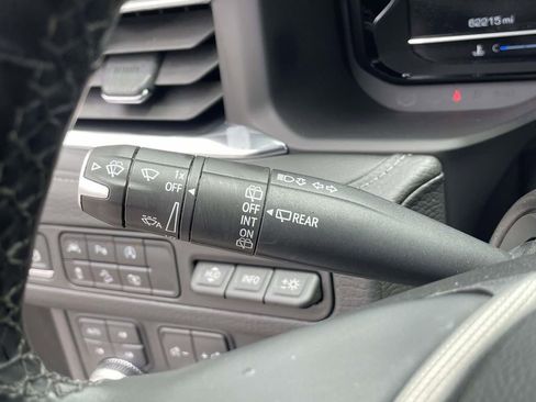 Used 2024 GMC Yukon XL Denali AWD/4WD image 28
