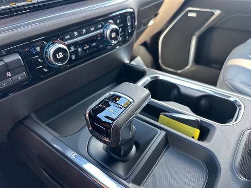 Used 2024 GMC Sierra 1500 SLT w/ SLT Premium Plus Package image 18