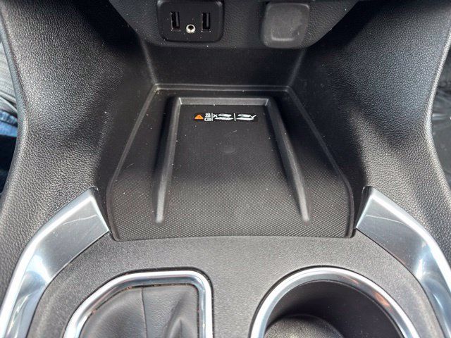 Used 2023 Chevrolet Traverse LT AWD/4WD image 41