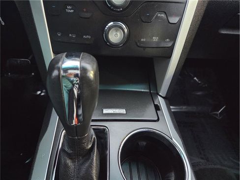 Used 2015 Ford Explorer XLT w/ Equipment Group 202B image 16