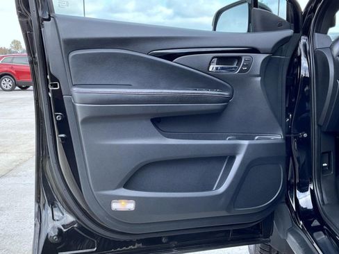 Used 2019 Honda Ridgeline Black Edition image 9