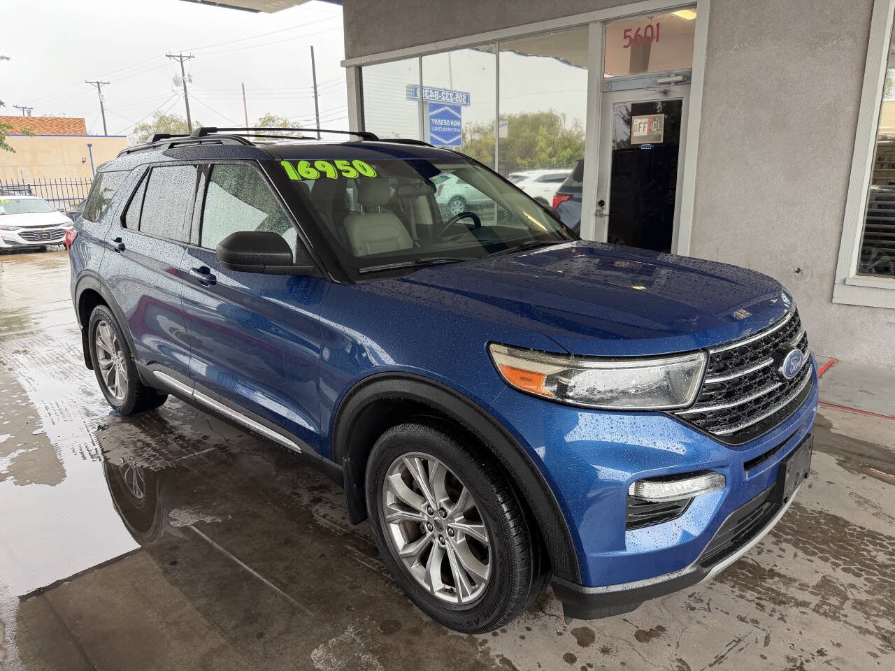 Used 2020 Ford Explorer XLT w/ Equipment Group 202A AWD/4WD image 2