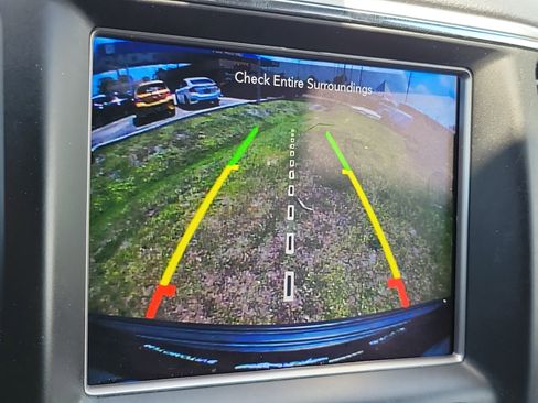Used 2018 Jeep Grand Cherokee Laredo AWD/4WD image 23