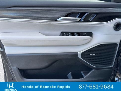 Used 2024 Jeep Wagoneer L Series II w/ Flexible Seating Group image 24