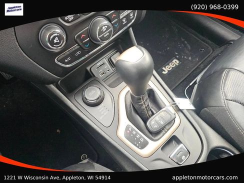 Used 2015 Jeep Cherokee Limited w/ Luxury Group image 15