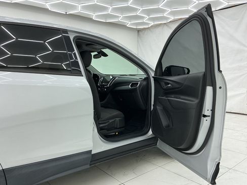Used 2019 Chevrolet Equinox LT FWD image 17