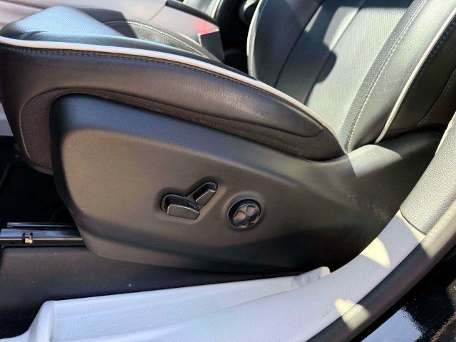 Certified 2024 Chrysler Pacifica Limited FWD image 18