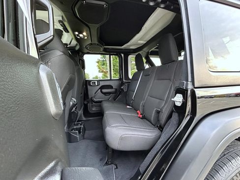 Used 2022 Jeep Wrangler Unlimited Sport AWD/4WD image 19