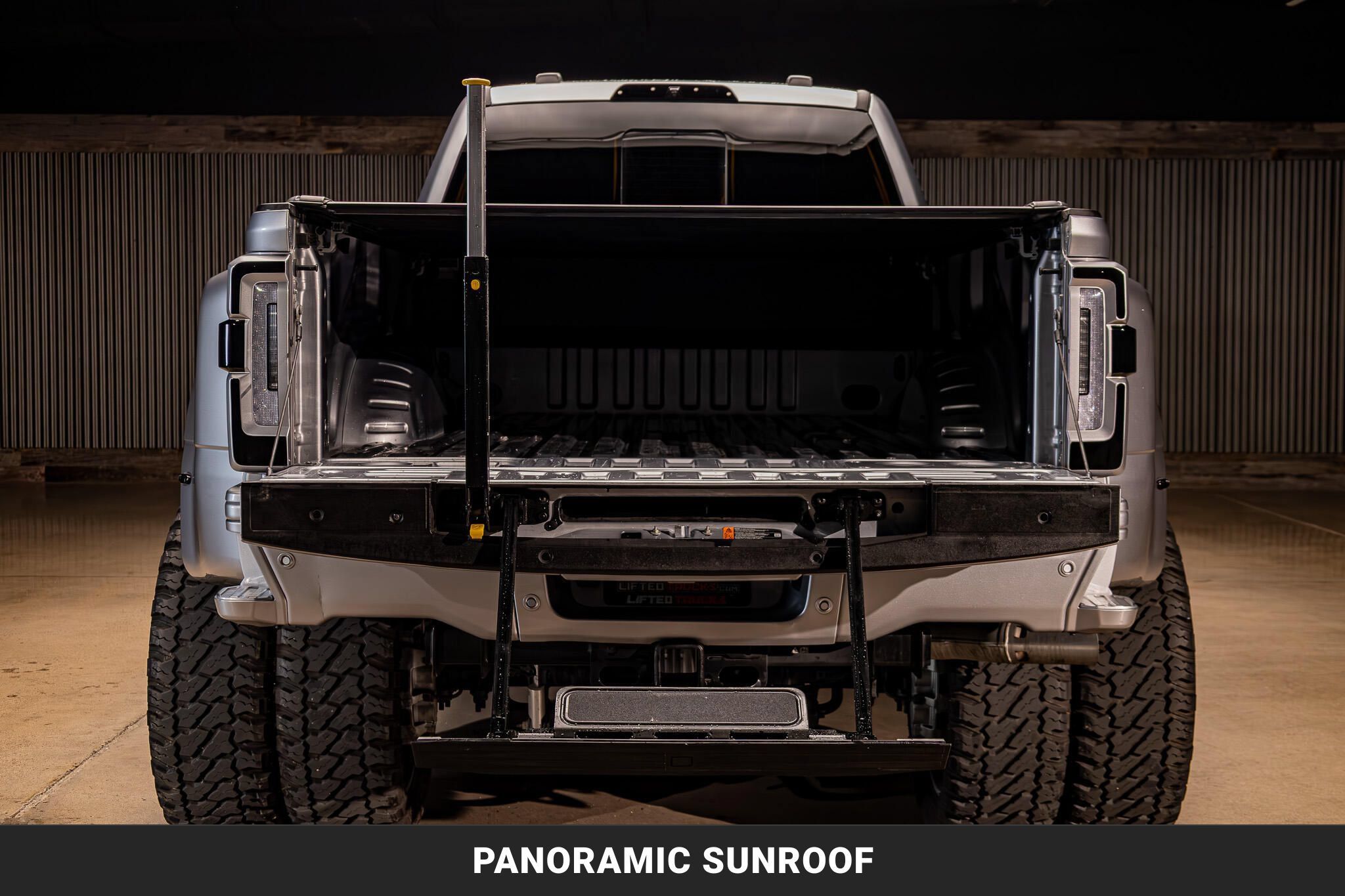 Used 2023 Ford F450 Platinum w/ Snow Plow Prep Package AWD/4WD image 8