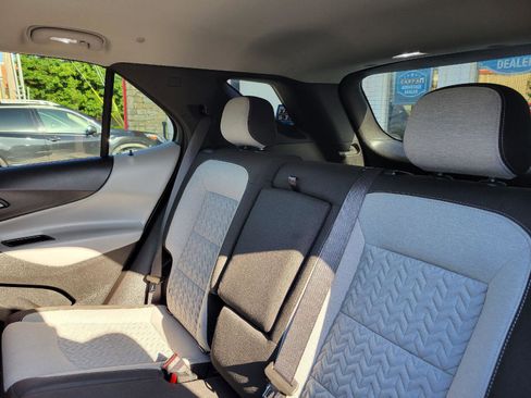 Used 2023 Chevrolet Equinox LS w/ LS Convenience Package FWD image 5