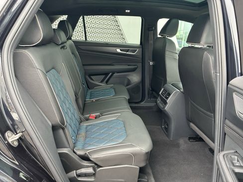 Used 2024 Volkswagen Atlas Cross Sport SEL Premium R-Line image 16