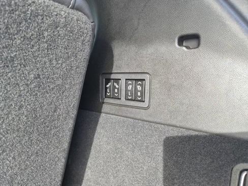 Used 2022 Cadillac XT6 Premium Luxury image 35