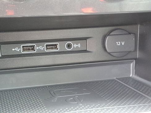 Used 2020 Volkswagen Tiguan SE w/ Panoramic Sunroof Package image 24