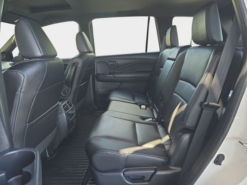 Used 2023 Honda Passport EX-L image 16