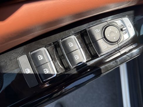Used 2024 Kia Carnival SX Prestige FWD image 17