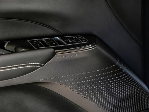 Used 2024 Cadillac Lyriq Luxury image 46