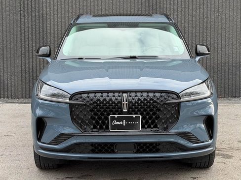 New 2026 Lincoln Aviator AWD image 2