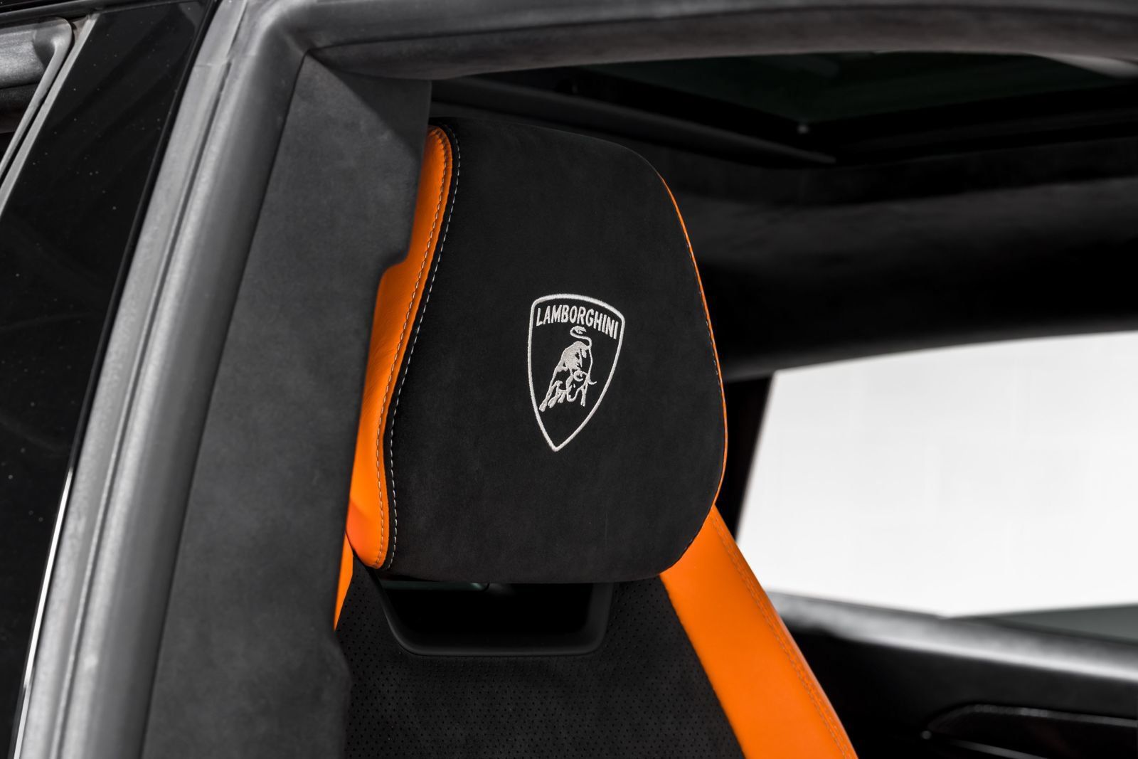Used 2022 Lamborghini Urus AWD/4WD image 41
