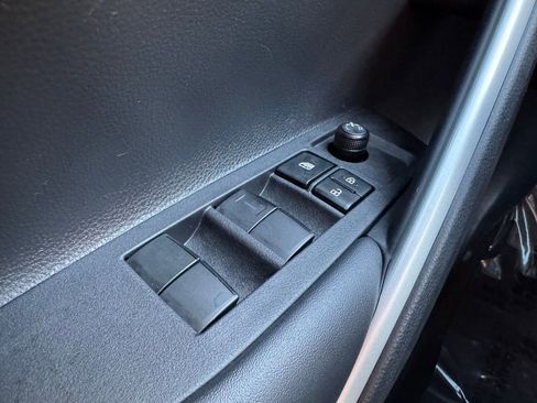 Used 2024 Toyota Corolla Cross AWD Hybrid image 32