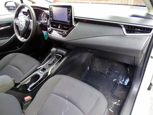 Used 2020 Toyota Corolla LE FWD image 23