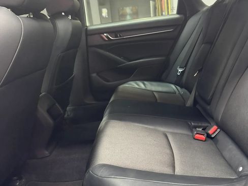 Used 2018 Honda Accord Sport image 22