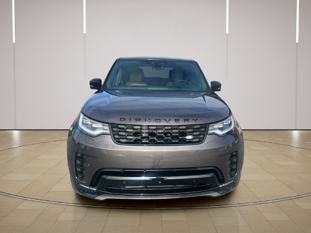 Used 2025 Land Rover Discovery Dynamic SE AWD/4WD image 10