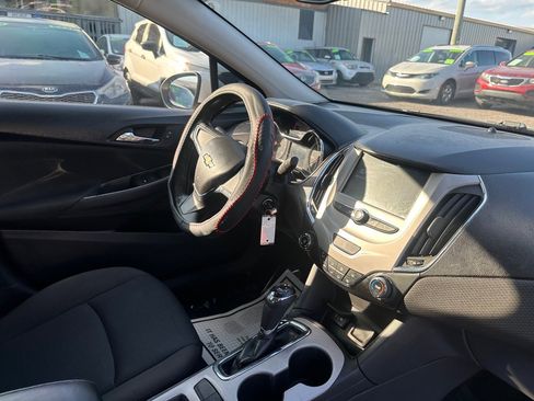 Used 2016 Chevrolet Cruze LS image 7