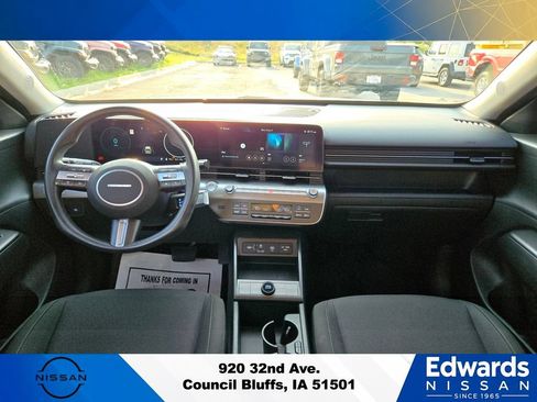 Used 2025 Hyundai Kona SEL FWD image 18