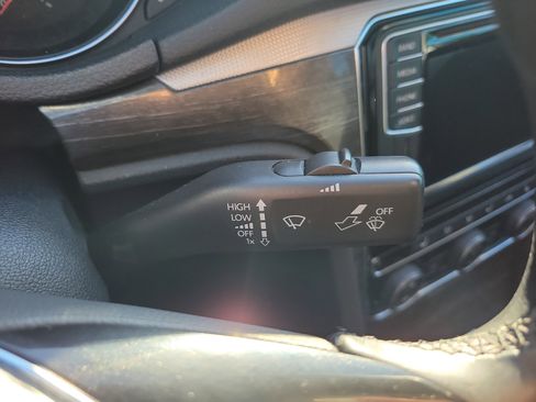 Used 2016 Volkswagen Passat 1.8T SE w/ Lighting Package image 30