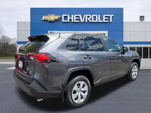 Used 2024 Toyota RAV4 LE AWD/4WD image 7