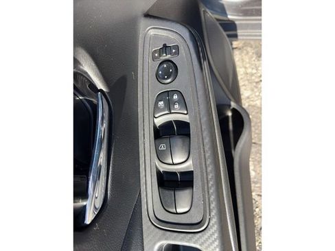 Used 2024 Nissan Versa SV FWD image 11