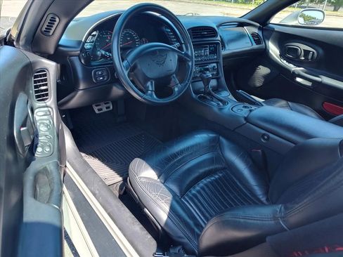 Used 2004 Chevrolet Corvette Convertible w/ Preferred Equipment Group RWD image 13