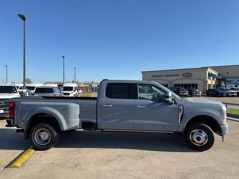 Used 2024 Ford F350 Limited w/ FX4 Off-Road Package image 18