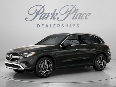 Used 2026 Mercedes-Benz GLC 300 image 2