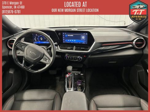 Used 2024 Chevrolet Trax RS w/ Sunroof Package FWD image 34