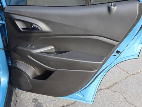 Used 2025 Chevrolet Trax RS w/ Driver Confidence Package image 34