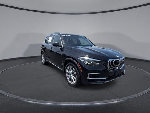 Used 2023 BMW X5 xDrive40i w/ Parking Assistance Package AWD/4WD image 3