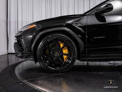 Used 2024 Lamborghini Urus Performante AWD/4WD image 9