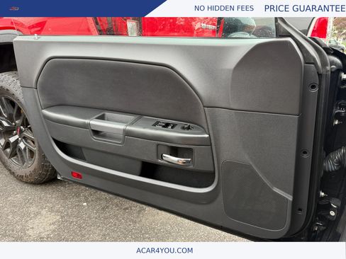 Used 2014 Dodge Challenger R/T RWD image 19