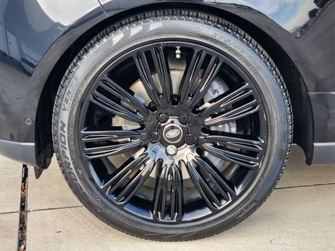 Used 2020 Land Rover Range Rover HSE image 9