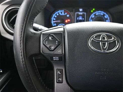 Used 2016 Toyota Tacoma TRD Sport image 27