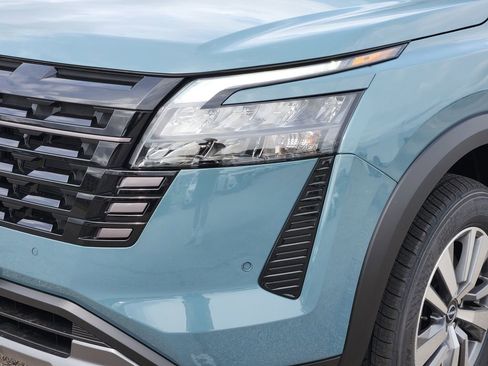New 2026 Nissan Pathfinder SL FWD image 5