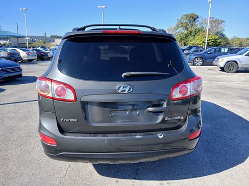 Used 2010 Hyundai Santa Fe SE image 3