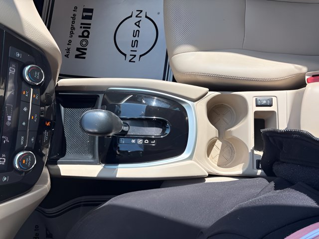 Used 2016 Nissan Rogue SL w/ SL Premium Package FWD image 13