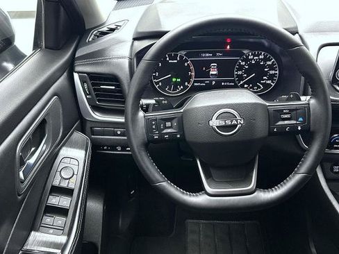 Certified 2025 Nissan Rogue SV AWD/4WD image 12