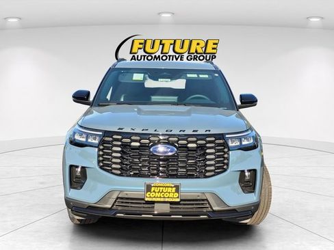 New 2026 Ford Explorer ST-Line image 3
