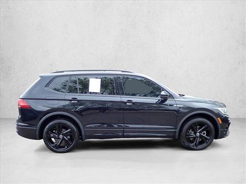 Used 2024 Volkswagen Tiguan SE R-Line AWD/4WD image 5